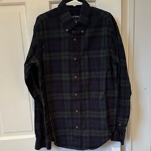 Brooks Brothers boys flannel black watch plaid button down, size Medium (10-12)